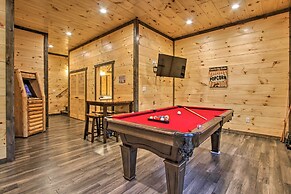Luxe Cabin w/ Home Theater < 2 Miles to Gatlinburg