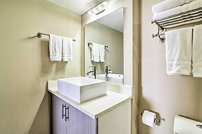 Waterfront Condo: Resort Pool, Tennis & Beach