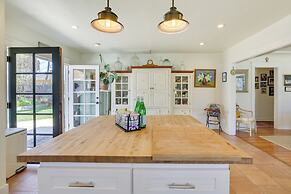 Beautiful South Oceanside Bungalow: 1 Mi to Beach!