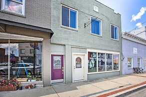 Updated Williamstown Apartment With Kitchen!