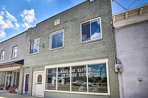 Updated Williamstown Apartment With Kitchen!