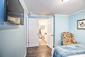 Updated Williamstown Apartment With Kitchen!