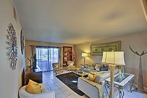 Palm Desert Townhome w/ Mountain Views & Patio