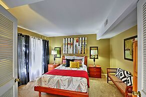 Palm Desert Townhome w/ Mountain Views & Patio