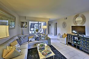 Palm Desert Townhome w/ Mountain Views & Patio