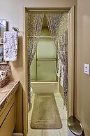 Palm Desert Townhome w/ Mountain Views & Patio