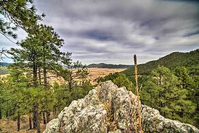 'hilltop Hideout' w/ Peaceful Mountain Views