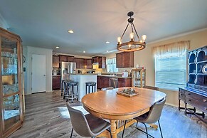 Peaceful Portales Escape w/ Patio & Grill!