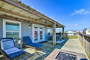 Pet-friendly Surfside Beach Gem - Walk to Beach