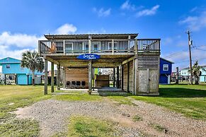 Pet-friendly Surfside Beach Gem - Walk to Beach