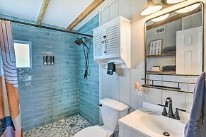 Pet-friendly Surfside Beach Gem - Walk to Beach