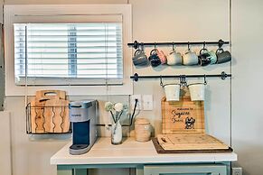 Pet-friendly Surfside Beach Gem - Walk to Beach