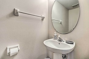 < 5 Mi to Disney Parks: Spacious Home w/ Lanai