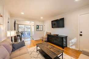 Charming Charlotte Condo - Fully Renovated!