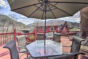 Damascus Home w/ Fire Pit & Views, Walk to Shops!
