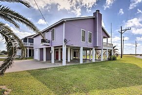 Pet-friendly Crystal Beach House - Walk to Beach!