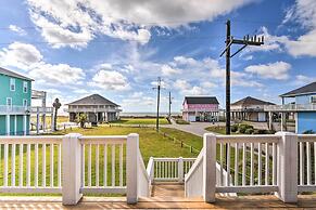 Walk to Ocean: Coastal Home in Crystal Beach!