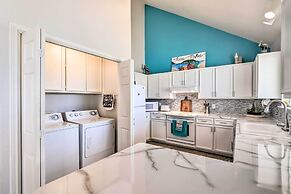 Walk to Ocean: Coastal Home in Crystal Beach!