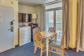 Bay Watch Resort Studio w/ Resort Amenities!