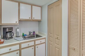 Bay Watch Resort Studio w/ Resort Amenities!