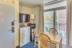 Bay Watch Resort Studio w/ Resort Amenities!