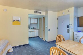 Bay Watch Resort Studio w/ Resort Amenities!