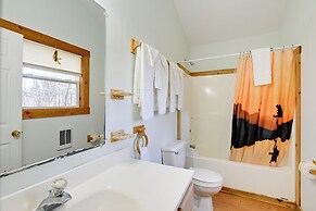 'gone Hiking' Bryson City Cabin w/ Hot Tub & Grill