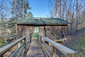 'gone Hiking' Bryson City Cabin w/ Hot Tub & Grill