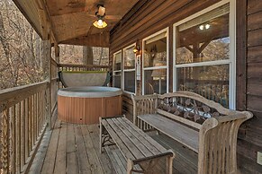 'gone Hiking' Bryson City Cabin w/ Hot Tub & Grill