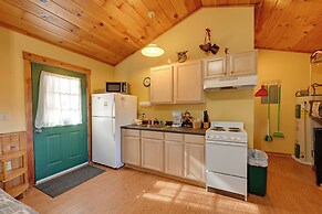 'gone Hiking' Bryson City Cabin w/ Hot Tub & Grill