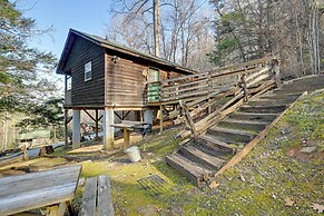 'gone Hiking' Bryson City Cabin w/ Hot Tub & Grill