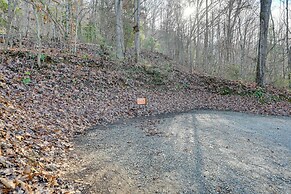 'gone Hiking' Bryson City Cabin w/ Hot Tub & Grill