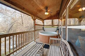 'gone Hiking' Bryson City Cabin w/ Hot Tub & Grill