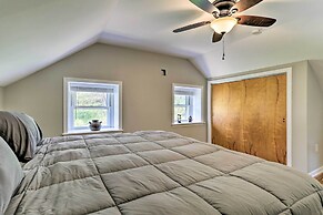 Patio & Fire Pit: Idyllic Cottage in Hellertown!