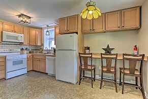 Patio & Fire Pit: Idyllic Cottage in Hellertown!