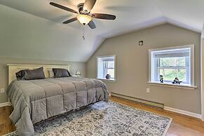 Patio & Fire Pit: Idyllic Cottage in Hellertown!