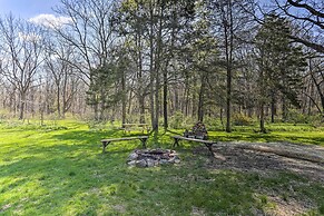 Patio & Fire Pit: Idyllic Cottage in Hellertown!