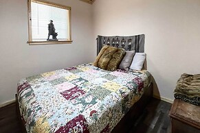 4-season Mountain Escape With Breathtaking View!