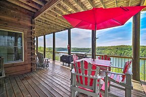 Spacious Cabin on Dale Hollow Lake w/ Hot Tub!