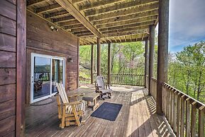 Spacious Cabin on Dale Hollow Lake w/ Hot Tub!