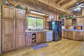 Spacious Cabin on Dale Hollow Lake w/ Hot Tub!