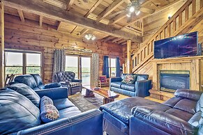 Spacious Cabin on Dale Hollow Lake w/ Hot Tub!