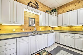 Spacious Cabin on Dale Hollow Lake w/ Hot Tub!