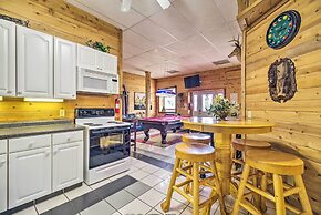 Spacious Cabin on Dale Hollow Lake w/ Hot Tub!