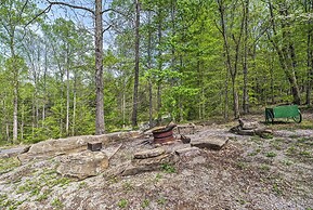 Spacious Cabin on Dale Hollow Lake w/ Hot Tub!