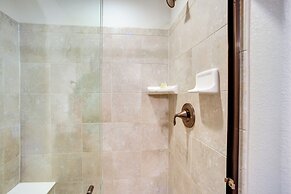 Colorado Springs Townhome w/ Game Room & Mtn Views