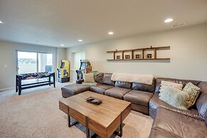Colorado Springs Townhome w/ Game Room & Mtn Views