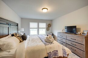 Colorado Springs Townhome w/ Game Room & Mtn Views