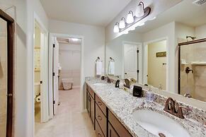 Colorado Springs Townhome w/ Game Room & Mtn Views