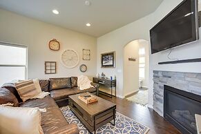 Colorado Springs Townhome w/ Game Room & Mtn Views